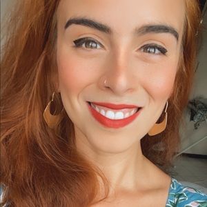 Meet your Posher, Camila